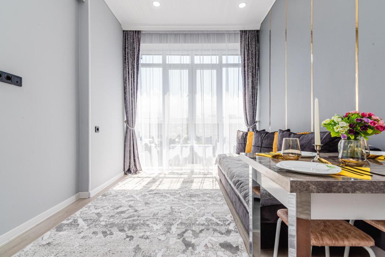 Heaven 10 Apartman Almati Kültér fotó